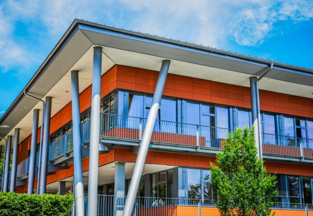 Weitere Ansicht der Fassade der Fachakademie Hof